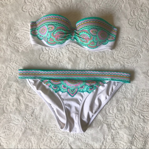 🌻SOLD🌻Victoria’s Secret Bikini - Picture 1 of 3